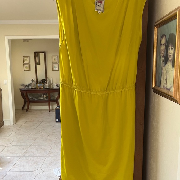 Yoana Baracshi Chartreuse  silk blend sheath dress size 10, fits more like 8. - Picture 9 of 13